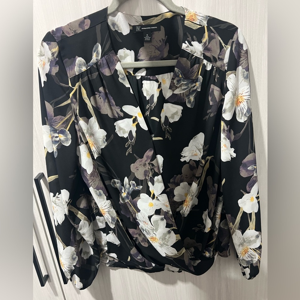 I.N.C International Concepts Black Floral Blouse Size Medium